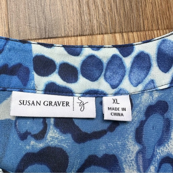 Susan Graver Roll Tab Sleeve Printed Blouse XL Blue Black Button Shirt Sheer - Picture 3 of 10